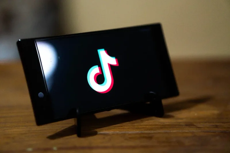 TikTok-Logo auf einem Android-Smartphone-Bildschirm